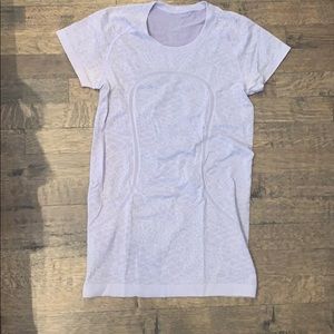 Lavender lulu lemon shortsleeved athletic top